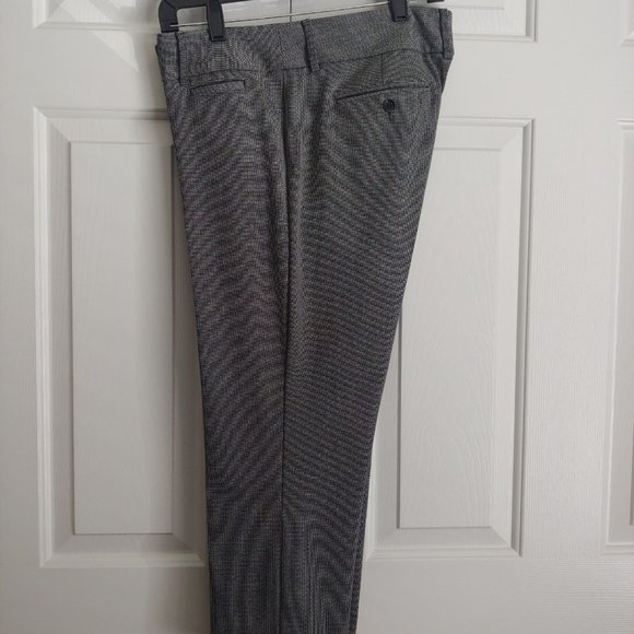 EXPRESS Design Studio Black & White Print Capri Pants Size 10 - Picture 8 of 8